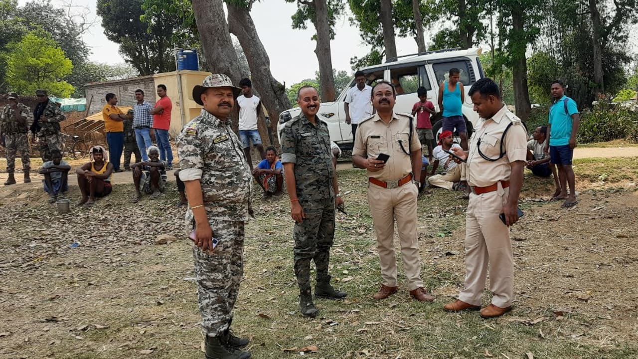 खूंटी में PLFI कमांडर माइकल गुड़िया और मुकेश सहित 5 नक्सली गिरफ्तार, एक व्यक्ति की हत्या करने की थी योजना