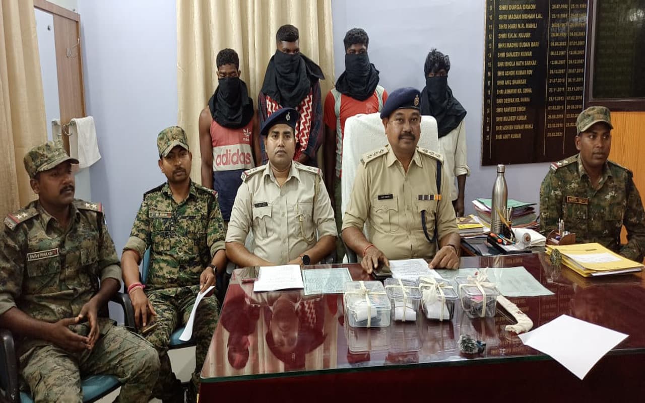 झारखंड : खूंटी के अड़की में लूटकांड का पुलिस ने 24 घंटे में किया खुलासा, 4 आरोपी गिरफ्तार