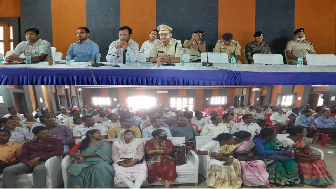 पर्व त्योहार शांतिपूर्ण तरीके से मनाने को लेकर शांति समिति की बैठक, अमन-चैन से रहने का लिया संकल्प