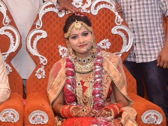 बिकरु कांड: अधिवक्ता और गवाह के नहीं पहुंचने से 
खुशी दुबे की टली सुनवाई, अब 27 अप्रैल को होगी सुनवाई