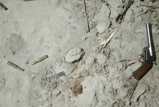 UP पुलिस की दो अलग-अलग जगहों पर गोतस्करों से मुठभेड़, जवाबी फायरिंग में इनामी अपराधी जख्मी, 4 गिरफ्तार