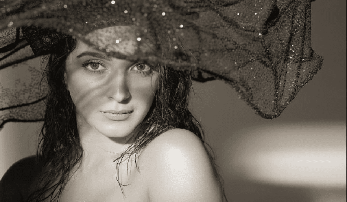 कियारा आडवाणी ने शेयर की बेहद ग्लैमरस तसवीर, गीले बालों में बेहद हसीन दिखीं एक्ट्रेस