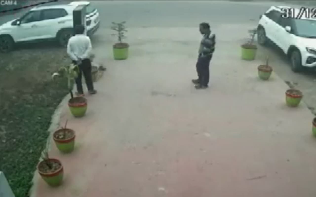 हरियाणा में जिम के बाहर किडनैप होने से बाल-बाल बची महिला, पूरी घटना सीसीटीवी कैमरे में कैद