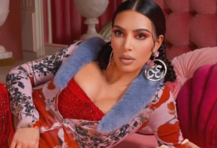 हॉलीवुड एक्ट्रेस Kim Kardashian ने ओम ईंयररिंग्स पहने कराया फोटोशूट, नाराज यूजर्स सुना रहे खरी खोटी