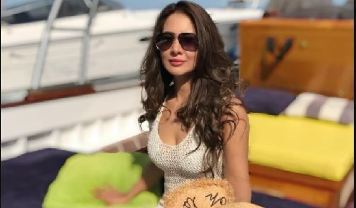 किम शर्मा और लिएंडर पेस ने ऐसे मनाई डेटिंग की पहली एनिवर्सरी, रोमांटिक डांस करता दिखा कपल, VIDEO किम शर्मा और लिएंडर पेस ने ऐसे मनाई डेटिंग की पहली एनिवर्सरी, रोमांटिक डांस करता दिखा कपल, VIDEO