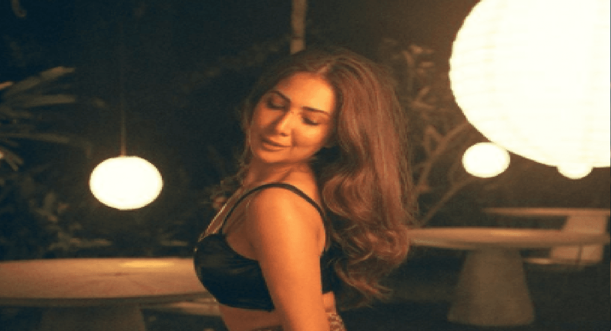 VIDEO: किम शर्मा ने किया गजब का पोल डांस, लिएंडर पेस के साथ रिलेशनशिप को लेकर चर्चा में हैं एक्ट्रेस