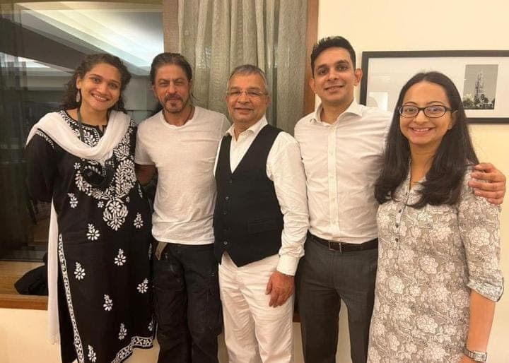 Aryan Khan को जमानत मिलने के बाद शाहरुख खान के चेहरे पर दिखीं मुस्कान, अबराम का आया ये रिएक्शन, VIDEO Aryan Khan को जमानत मिलने के बाद शाहरुख खान के चेहरे पर दिखीं मुस्कान, अबराम का आया ये रिएक्शन, VIDEO