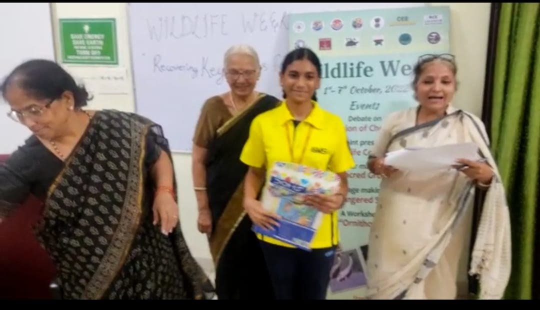 सीएमएस की छात्रा किंजल शर्मा को इंट्रोडक्शन ऑफ चीता इन इंडिया डिबेट में पहला पुरस्कार