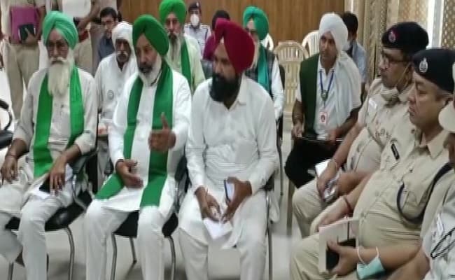 Farmers Protest: हरियाणा-दिल्ली बॉर्डर खोलने को लेकर बैठक, किसानों ने 6 नवंबर तक का मांगा समय