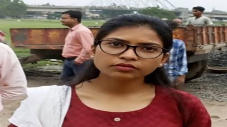 जिला खनन पदाधिकारी बीना कुमारी पर गिरी गाज, पैसा लेकर गिट्टी लदे ट्रक को छोड़ने का था आरोप