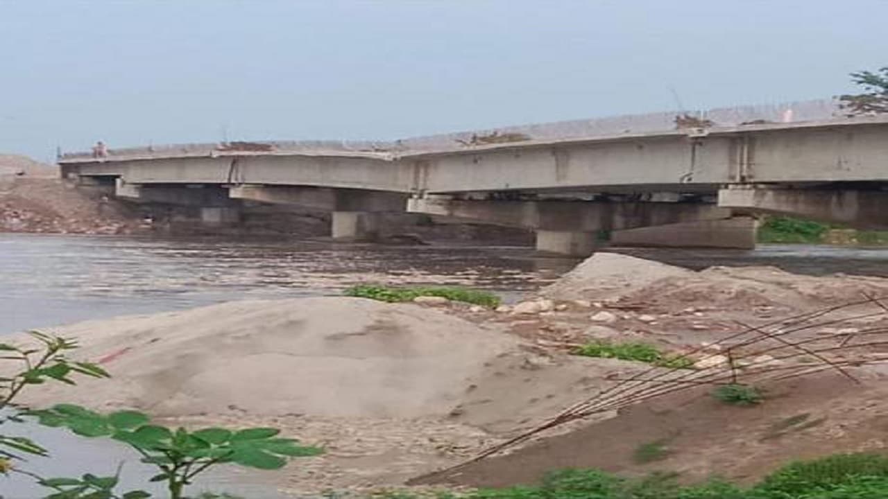 Bihar Bridge Collapse: बिहार के 12 पुल बेहद जर्जर, सर्वे में तत्काल मरम्मत की दिखी दरकार