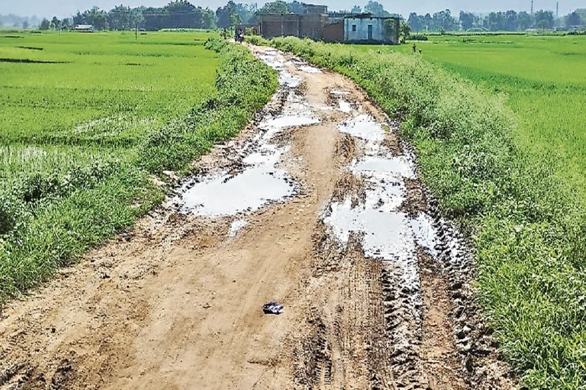 लोहरदगा में किस्को प्रखंड की खराब सड़कें व टूटा पुल परेशानी का सबब, जान जोखिम में आवागमन को विविश लोग
