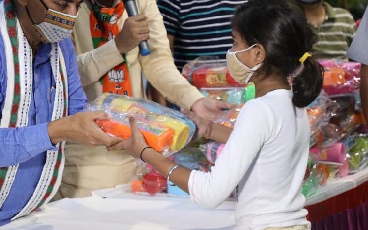 Smart Class: पहली कक्षा के बच्चों के किताबों का बोझ होगा हल्का, खेल खेल में ही पढ़ाने की होगी पहल