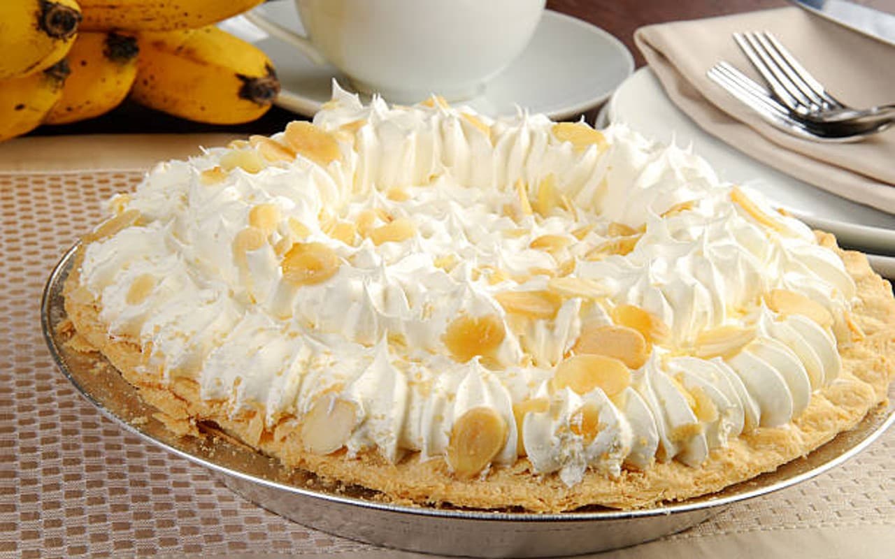 National Bavarian Cream Pie Day: नेशनल बवेरियन क्रीम पाई डे आज, जानें कब हुआ इसका अविष्कार