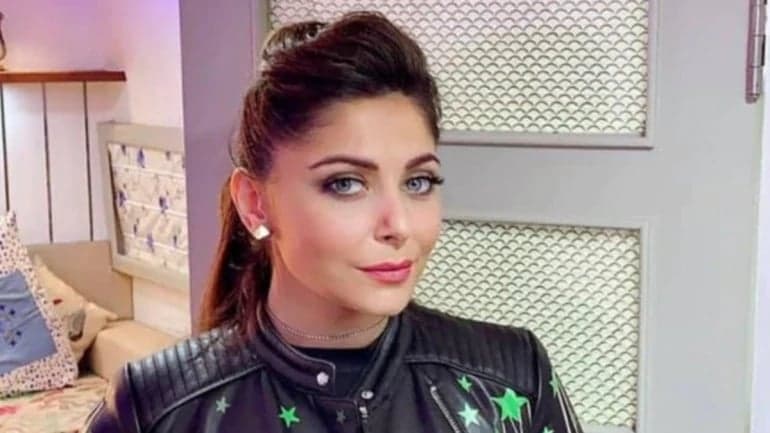 अभी और बढ़ेंगी Kanika Kapoor की मुश्किलें, दर्ज FIR पर जल्द होगी कार्रवाई