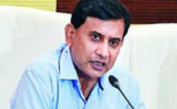 jharkhand news : डीसी रहते दिया आदेश, सचिव बन गये तब तक भी उस पर अमल नहीं