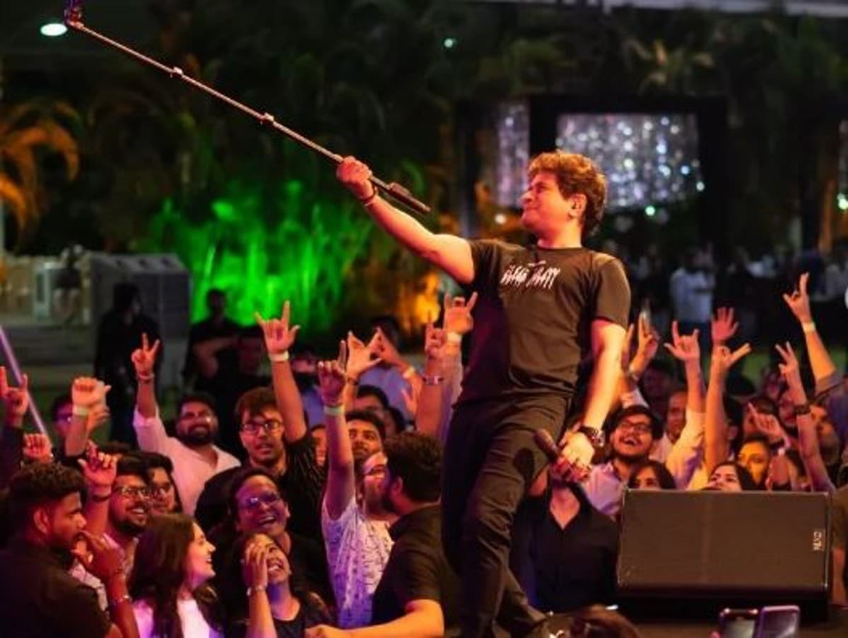 KK Last Video: केके के आखिरी पल को देख फैंस हुए इमोशनल, Video में देखें कैसे घबराहट में पोंछ रहे थे पसीने