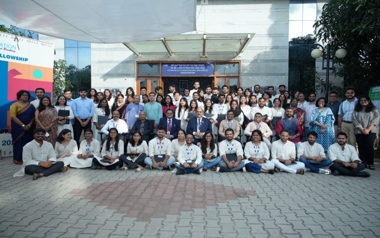 देश में ग्रामीण विकास को बढ़ावा दे रहा SBI यूथ फॉर इंडिया फेलो, एक लाख से अधिक लोगों का जीवन हुआ प्रभावित