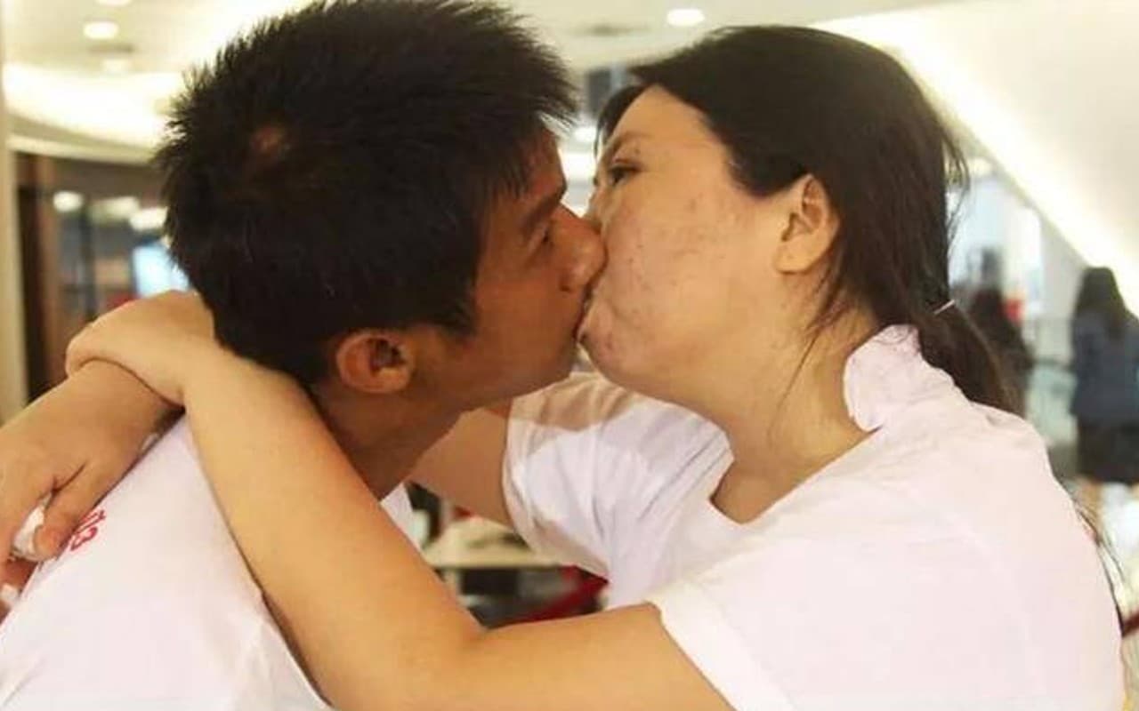 अजब-गजबः इस शख्स ने 58 घंटे तक Kiss करने का बनाया गिनीज वर्ल्ड रिकॉर्ड, देखें