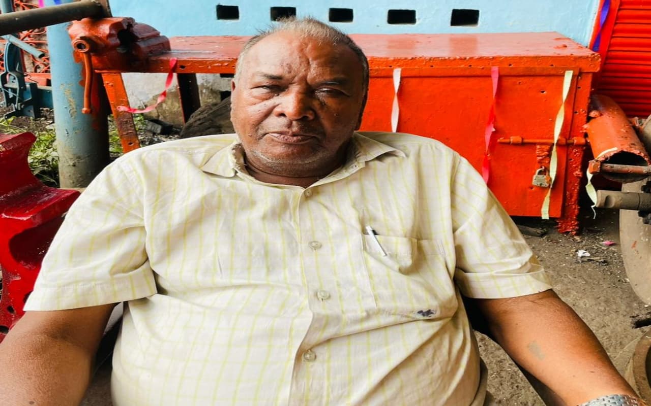 बोकारो : हाथ के हुनर ने महंगू महतो को बनाया महंगू मिस्त्री, उनके नेतृत्व में बना था कोनार नदी पर लाेहे का पुल