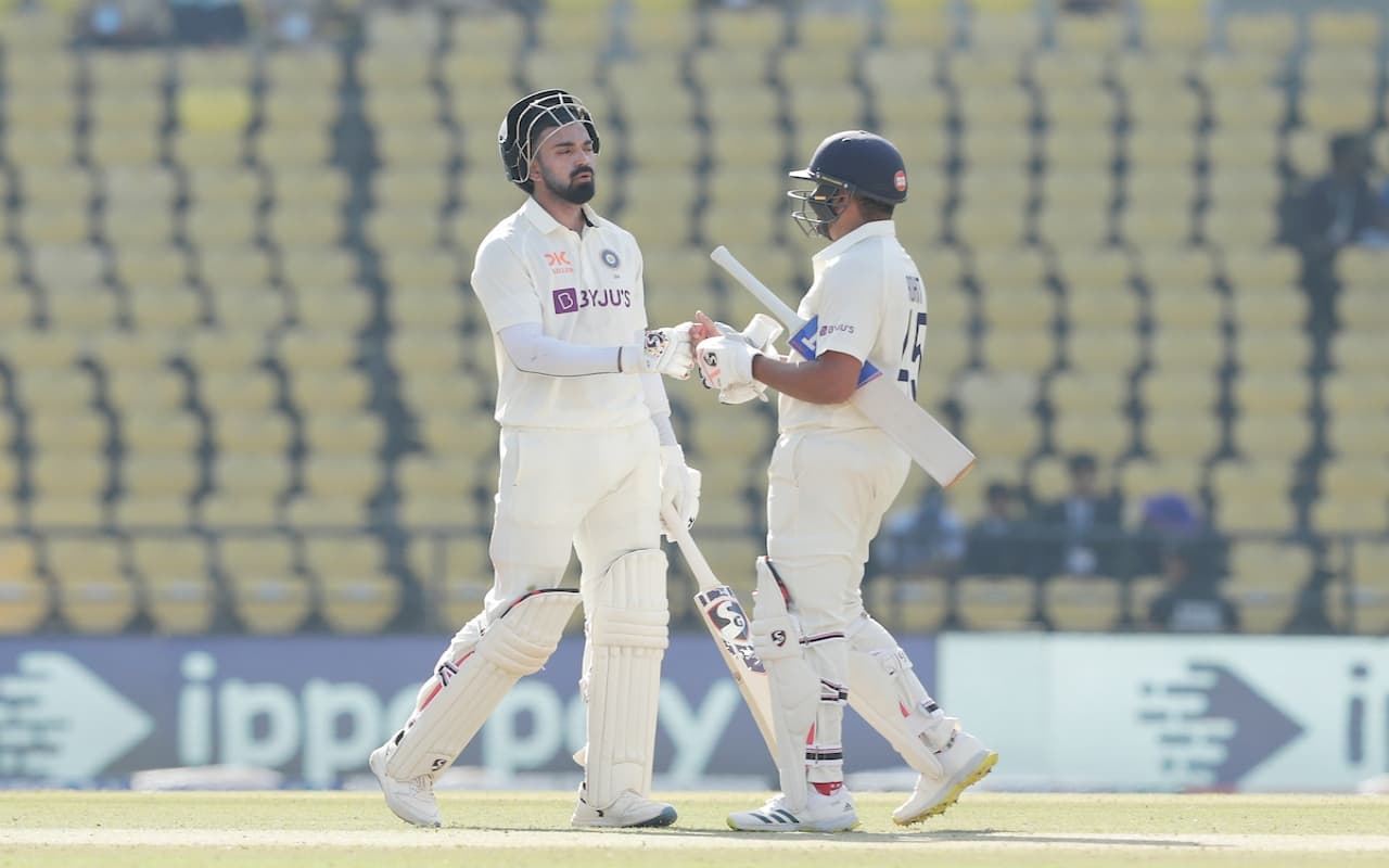 IND vs AUS 1st Test: एक बार फिर फेल हुए केएल राहुल, सोशल मीडिया पर फैंस ने लगाई क्लास
