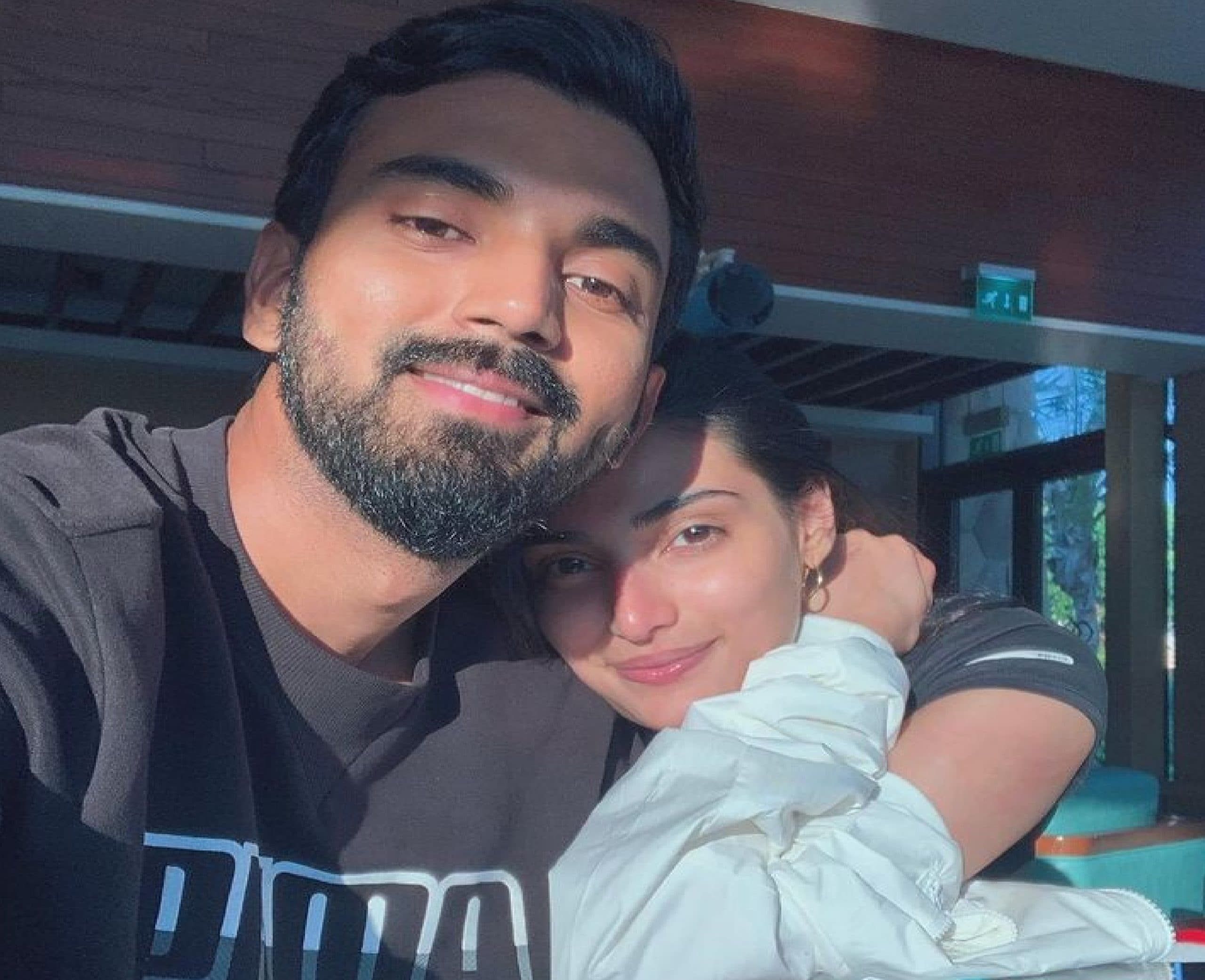 KL Rahul ने अथिया शेट्टी संग शेयर की रोमांटिक वीडियो, इस अंदाज में लव बड्स NEW YEAR सेलिब्रेट करते आए नजर