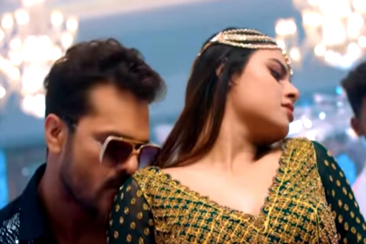 Bhojpuri Video: 'मैं आयी हूँ यूपी बिहार लूटने' के बाद खेसारी ने बनाया भोजपुरी वर्जन, तोड़ा रिकार्ड