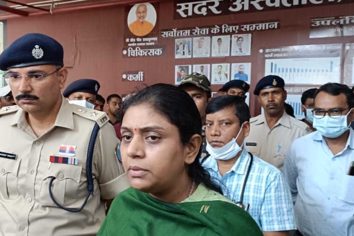 झारखंड: कोडरमा फूड प्वाइजनिंग मामले में डीसी ने लिया एक्शन, सिविल सर्जन को शोकॉज, हटाए गए प्रभारी डीएस