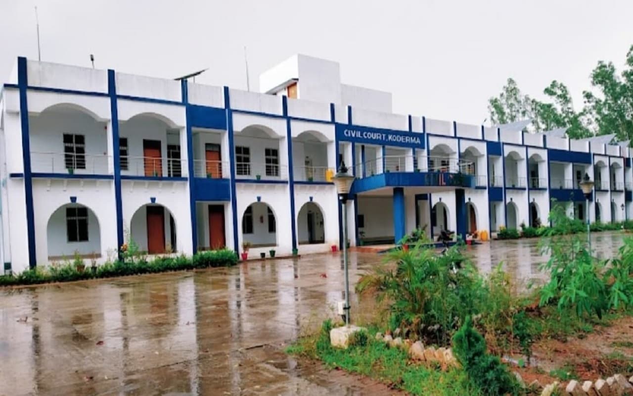 झारखंड : कोडरमा में हत्या मामले के 6 दोषियों को उम्रकैद, कारबाइन रखने के दोषी को 5 साल की सजा