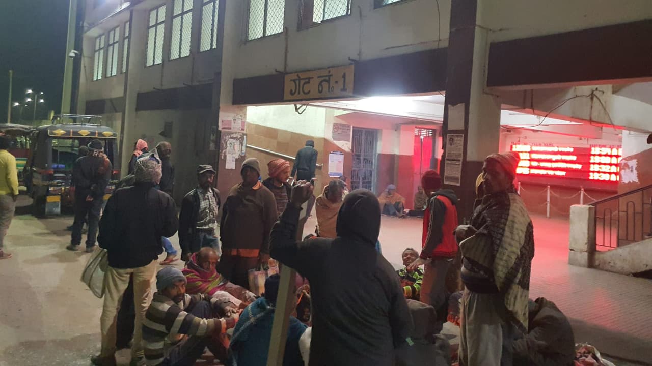 कोरोना गाइडलाइन का कोडरमा में सख्ती से नहीं हो रहा पालन, प्रशासनिक व्यवस्था के साथ लोग भी दिख रहे बेपरवाह