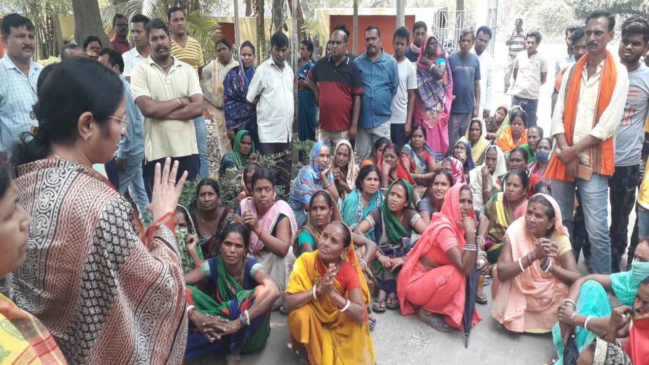 28 युवकों की गिरफ्तारी से कोडरमा में भड़का आक्रोश, पुलिस प्रशासन पर एकतरफा कार्रवाई का लगाया आरोप