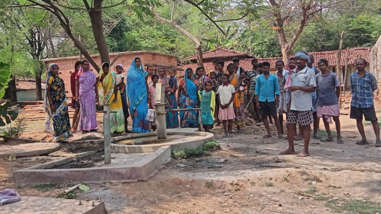 गांव की सरकार : नाराज हैं सिमडेगा के कोलेबिरा प्रखंड के ग्रामीण, विकास नहीं तो वोट नहीं का दे रहे नारा