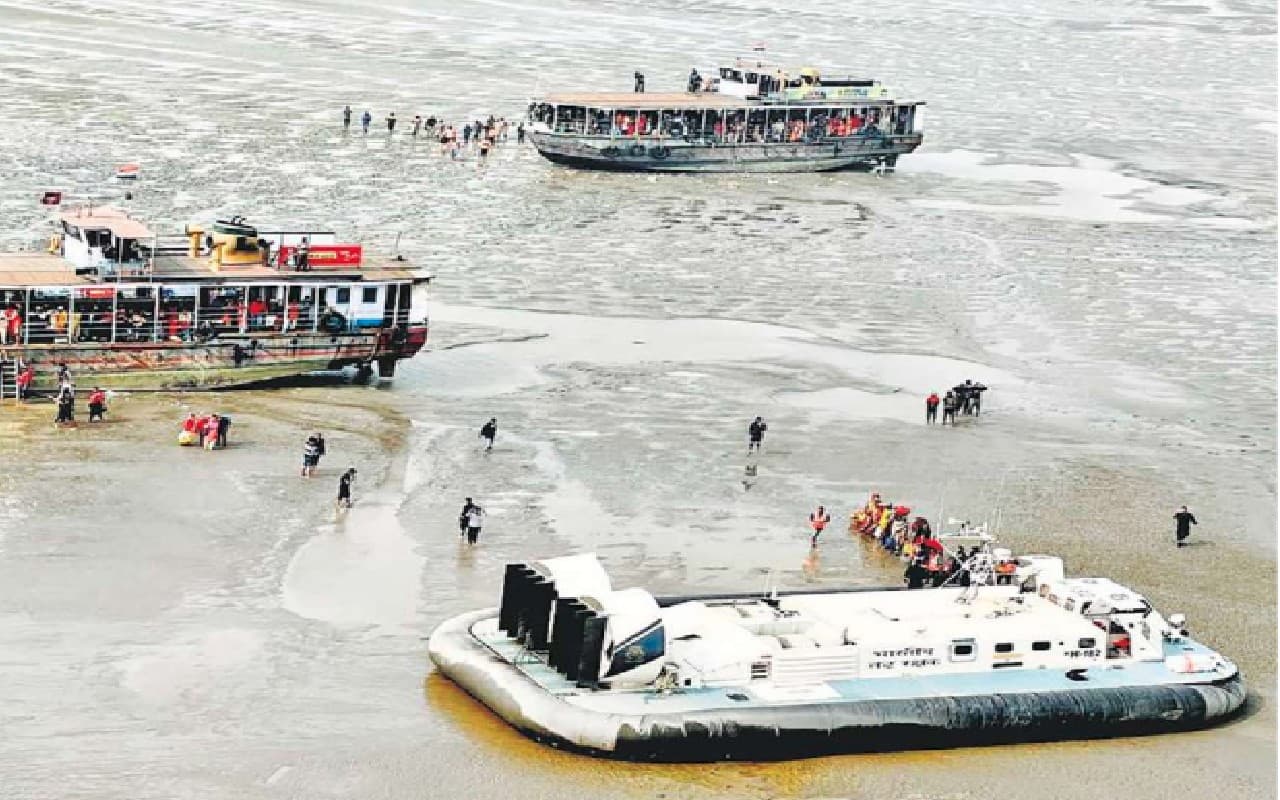 Gangasagar Mela 2023: गंगासागर में फंसे 511 श्रद्धालुओं को कोस्ट गार्ड ने बचाया, दो स्टीमर भी भटकें