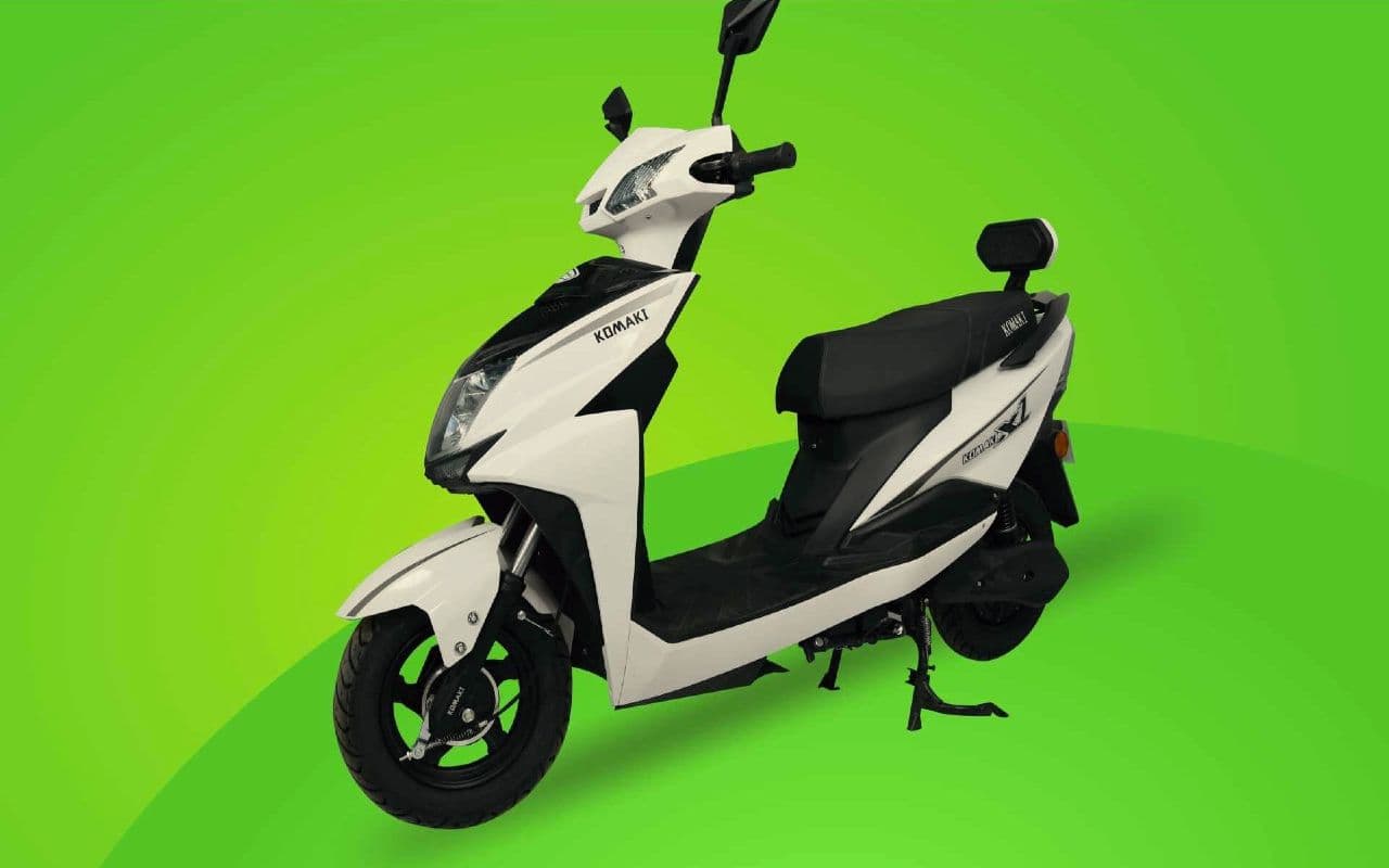 सस्ता इलेक्ट्रिक स्कूटर! 85 किमी की रेंज, कीमत 50 हजार से कम, जानें रेंज और स्पेसिफिकेशन्स