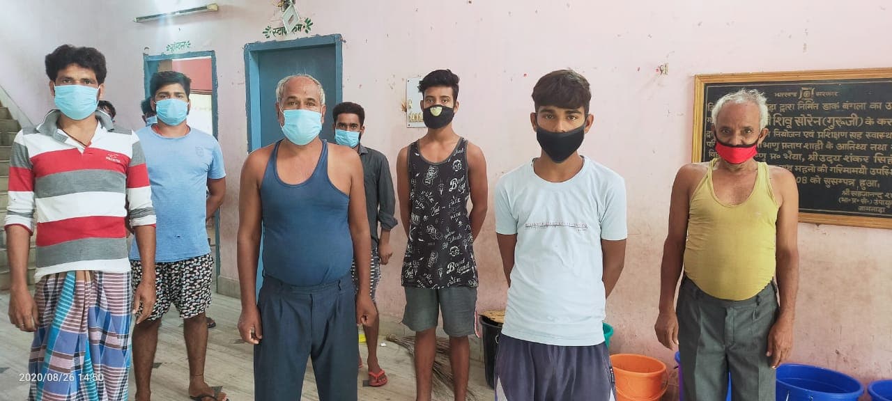 कोविड-19 अस्पताल के संक्रमित मरीजों के स्वास्थ्य के साथ हो रहा है खिलवाड़, चावल में मिला कीड़ा तो मरीजों ने काटा बवाल