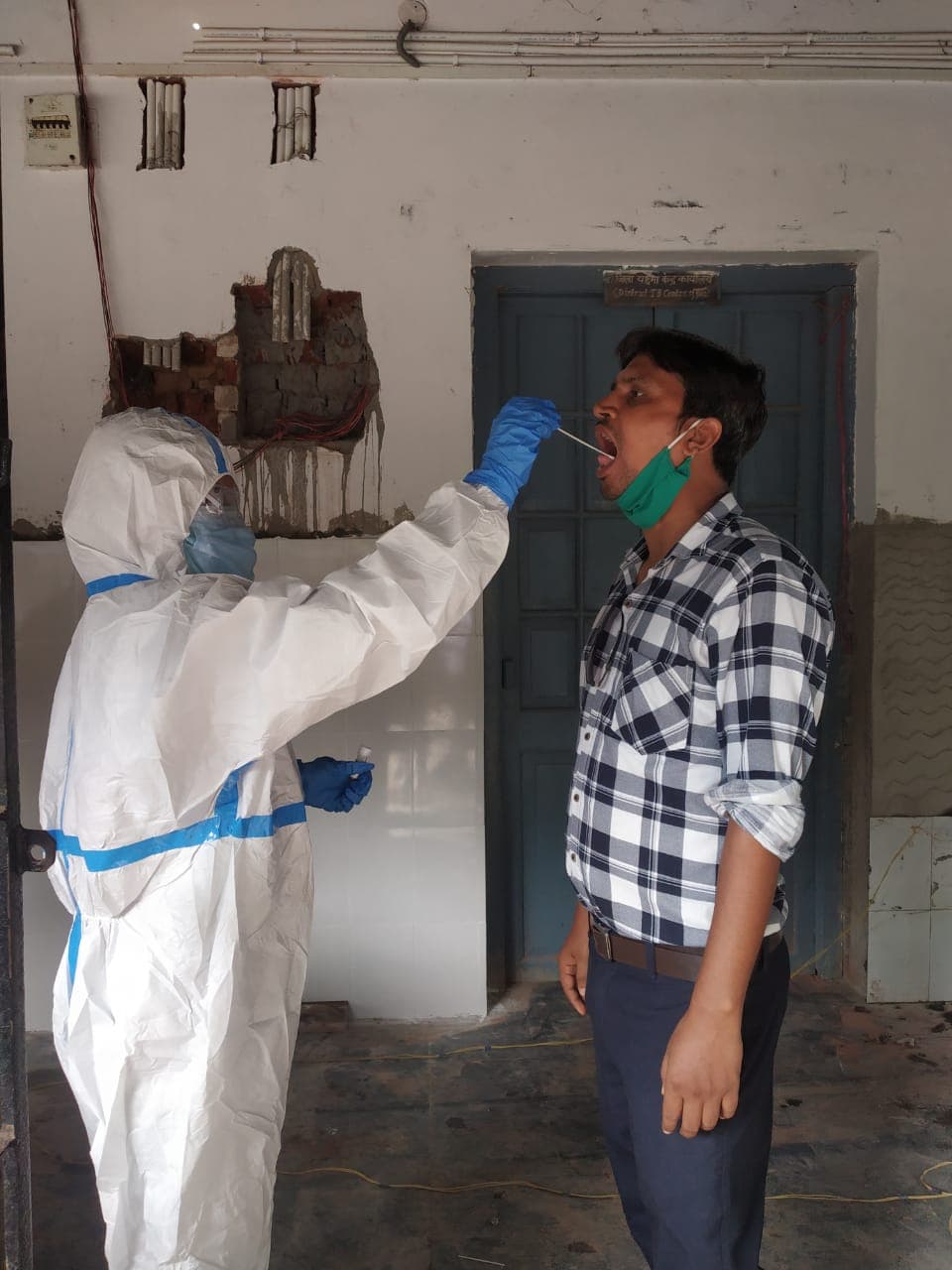 पलामू में पत्रकारों की हुई कोरोना जांच, 57 की रिपोर्ट आयी निगेटिव, 12 को रिपोर्ट का इंतजार