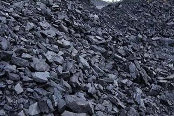 धनबाद में अवैध कोयला कारोबारियों के खिलाफ सीआईएसएफ सक्रिय, अवैध कोयला लदा ट्रक किया जब्त