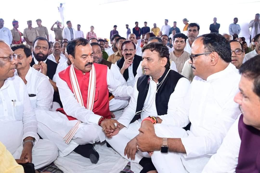 Mulayam Singh Yadav Funeral: मुलायम सिंह यादव को विदाई देने में हर आंख हुई 'नम'