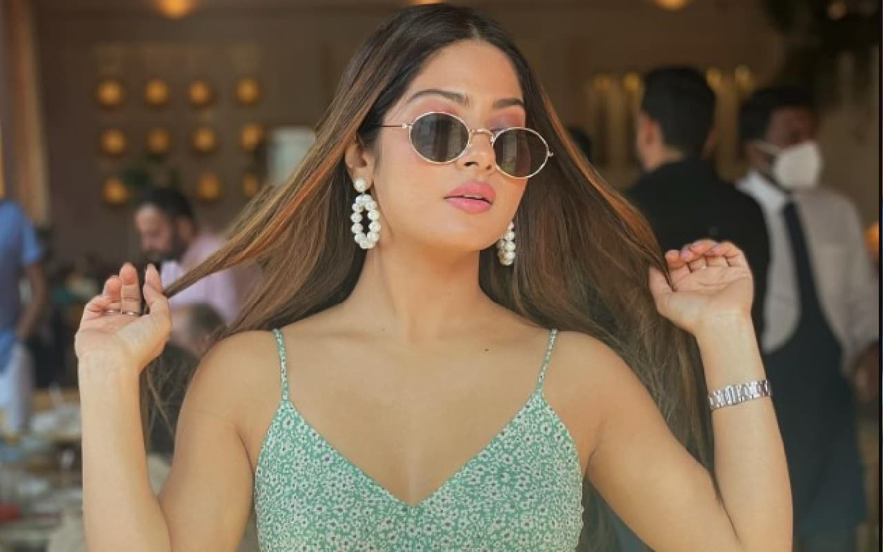 Yeh Hai Mohabbatein फेम कृष्णा मुखर्जी इस दिन ब्वॉयफ्रेंड संग करेंगी सगाई, ऐसे हुई थी पहली मुलाकात Yeh Hai Mohabbatein फेम कृष्णा मुखर्जी इस दिन ब्वॉयफ्रेंड संग करेंगी सगाई, ऐसे हुई थी पहली मुलाकात