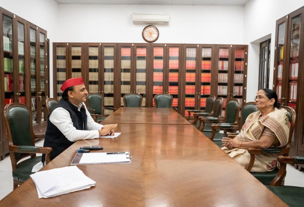 UP Election 2022: सीट बंटवारे पर फंसा कृष्णा पटेल के अपना दल और सपा में पेंच, किसके दखल से सुलझेगा मामला?