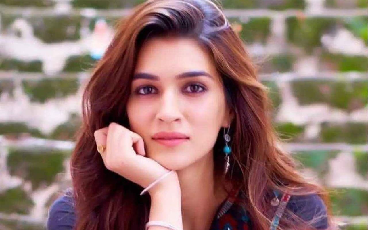 कृति सनोन ने इस वजह से ठुकराया था करण जौहर का ऑफर, सामने आई बड़ी वजह