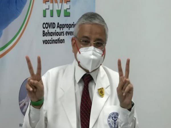 Corona New Strain: ज्यादा खतरनाक है कोरोना वायरस का नया भारतीय स्ट्रेन, एम्स निदेशक ने दी यह चेतावनी