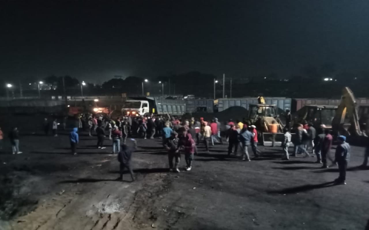 Jharkhand News: रामगढ़ में कुजू रेलवे साइडिंग पर रैक अनलोडिंग को लेकर दो पक्ष भिड़े, झड़प में कई घायल