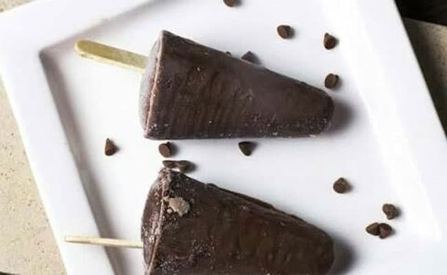 सिर्फ तीन  Ingredients से ऐसे बनाएं बिना क्रीम की स्वादिष्ट Kulfi Ice Cream