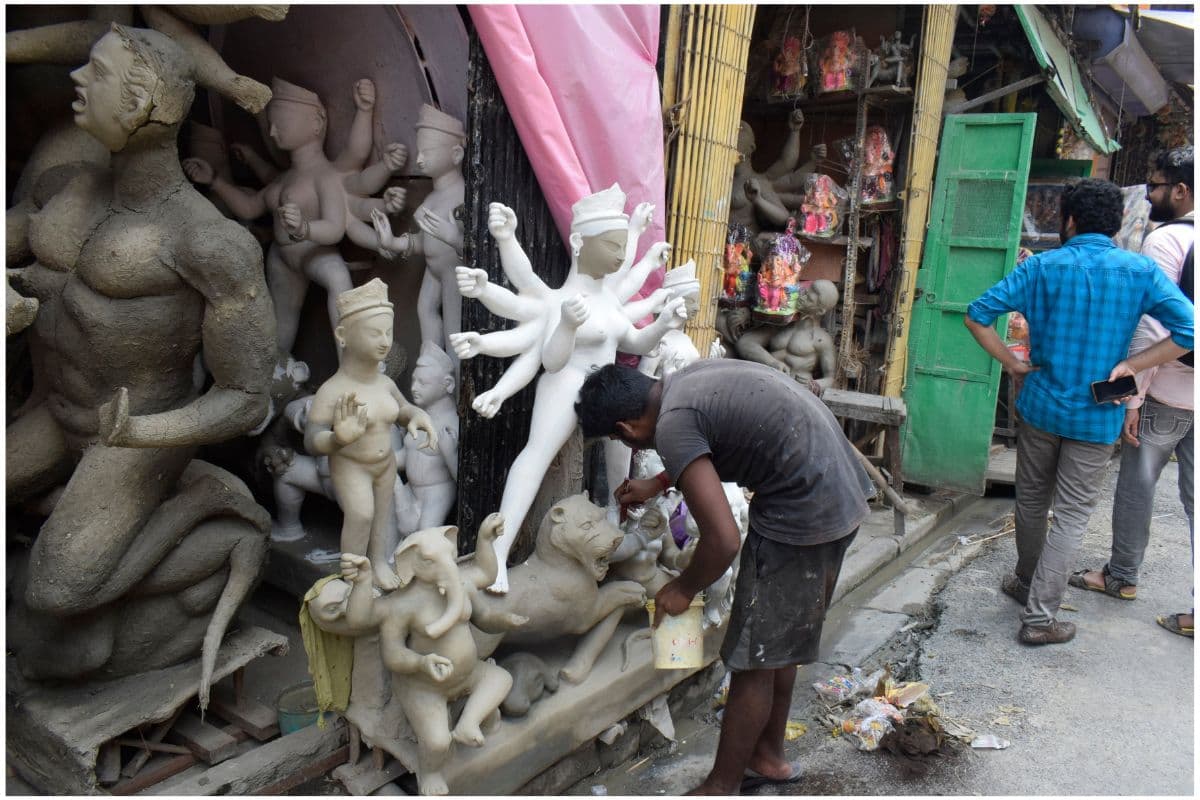 दुर्गापूजा 2023 : 25 देशों में भेजी जा रहीं कोलकाता से मां दुर्गा की प्रतिमाएं