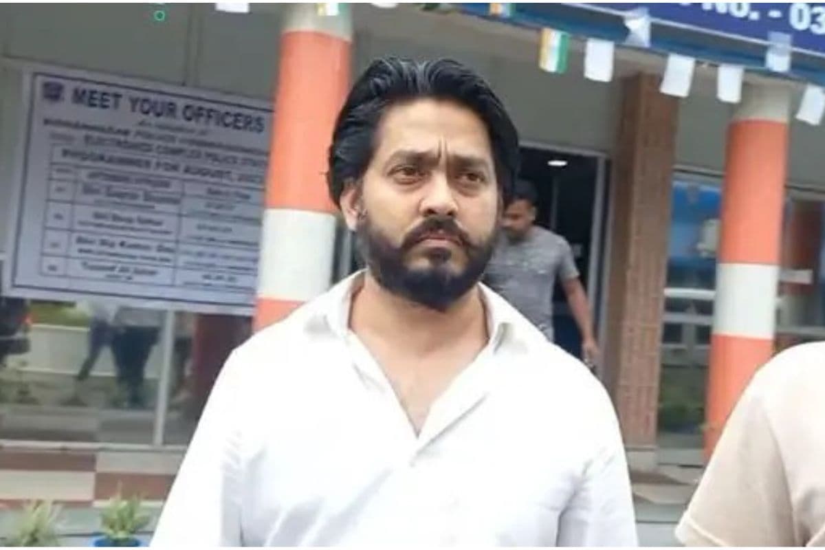 सॉल्टलेक : करोड़ों की साइबर ठगी के मामले में ईडी और सीआईडी के रडार पर था कुणाल गुप्ता, पुलिस ने किया गिरफ्तार सॉल्टलेक : करोड़ों की साइबर ठगी के मामले में ईडी और सीआईडी के रडार पर था कुणाल गुप्ता, पुलिस ने किया गिरफ्तार