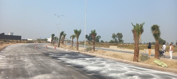 UP News: कुशीनगर इंटरनेशनल एयरपोर्ट से फोर लेन सड़क का कार्य अंतिम चरण में, जनवरी से शुरू होगा आवागमन