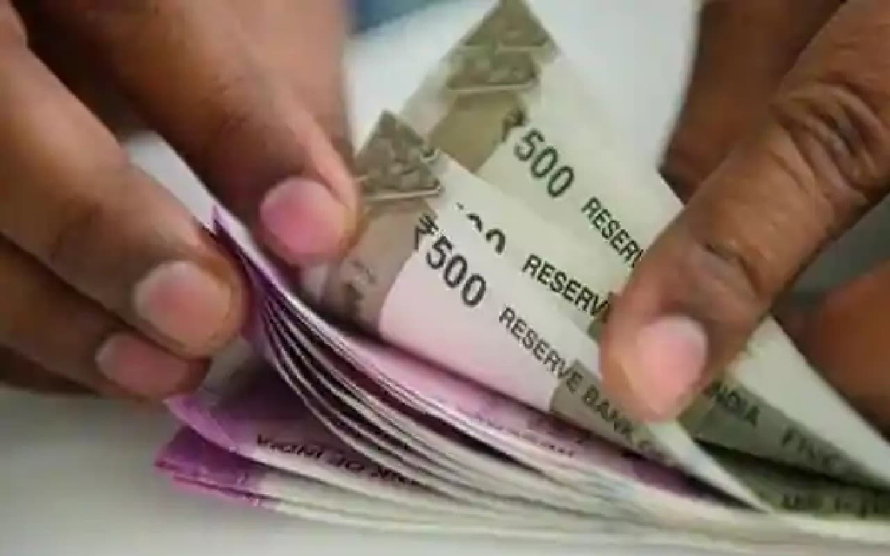 फिक्‍सड डेपोजिट पर ज्‍यादा ब्‍याज दर दे रहे हैं ये बैंक, जान लें काम की बात