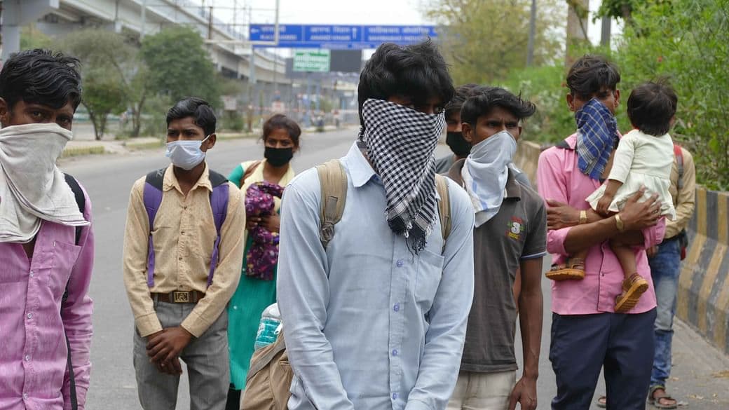 विभिन्न राज्यों में फंसे है धनवार के दर्जनों प्रवासी मजदूर