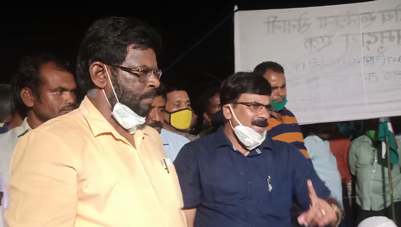 IRCTC/Indian Railway : 55 घंटे बाद लातेहार के टोरी रेलवे ट्रैक से हटे टानाभगत, सीएम से वार्ता के आश्वासन पर माने, ट्रेनों का परिचालन शुरू